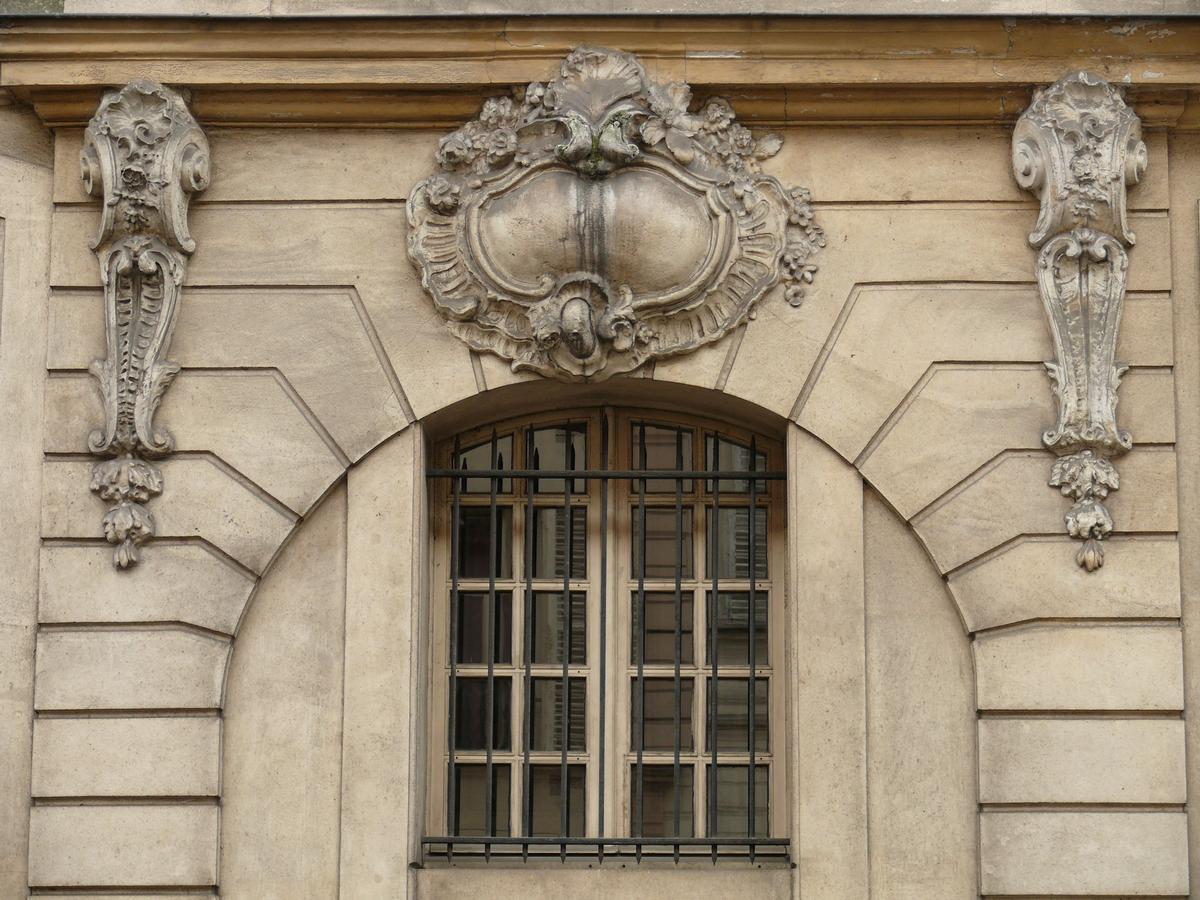 Paris 3ème arrondissement - Hôtel de Montrésor, n°54 rue de Turenne - Détail 