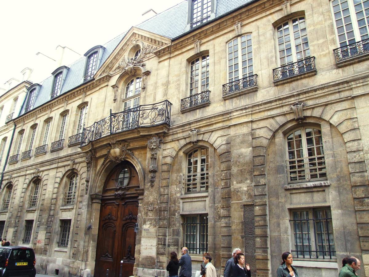 Paris - 4ème arrondissement - Hôtel d'Albret - Façade sur la rue des Francs-Bourgeois Paris - 4 ème arrondissement - Hôtel d'Albret - Façade sur la rue des Francs-Bourgeois