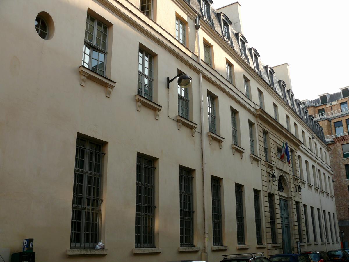 Paris - 5ème arrondissement - Collège des Irlandais - Façade sur la rue des Irlandais Paris - 5 ème arrondissement - Collège des Irlandais - Façade sur la rue des Irlandais