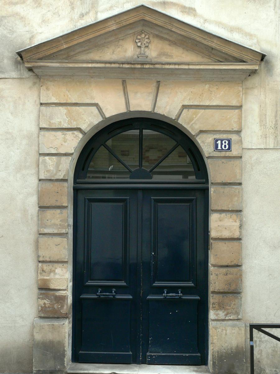 Paris - 5ème arrondissement - Ancienne communauté des Filles de Saint-Aure - Porte du n°18 Paris - 5 ème arrondissement - Ancienne communauté des Filles de Saint-Aure - Porte du n°18