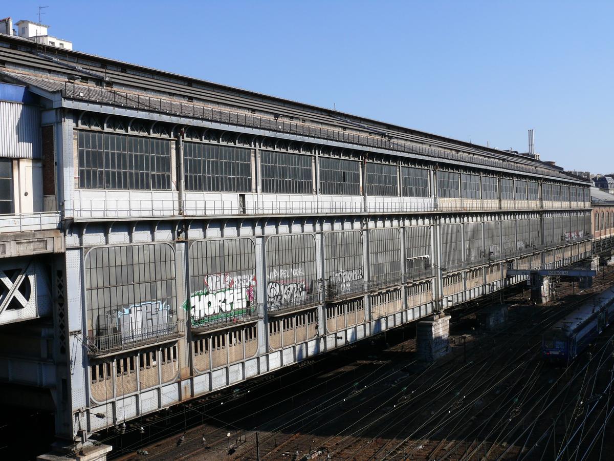 Paris 8ème arrondissement - Garage du Pont de l'Europe. Agrandissement vers le boulevard des Batignolles Paris 8 ème arrondissement - Garage du Pont de l'Europe. Agrandissement vers le boulevard des Batignolles