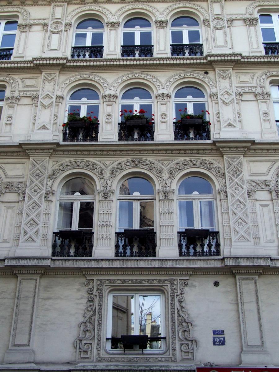 Paris 9ème arrondissement - Immeuble 27 rue Victor-Massé construit dans les années 1840 Paris 9 ème arrondissement - Immeuble 27 rue Victor-Massé construit dans les années 1840