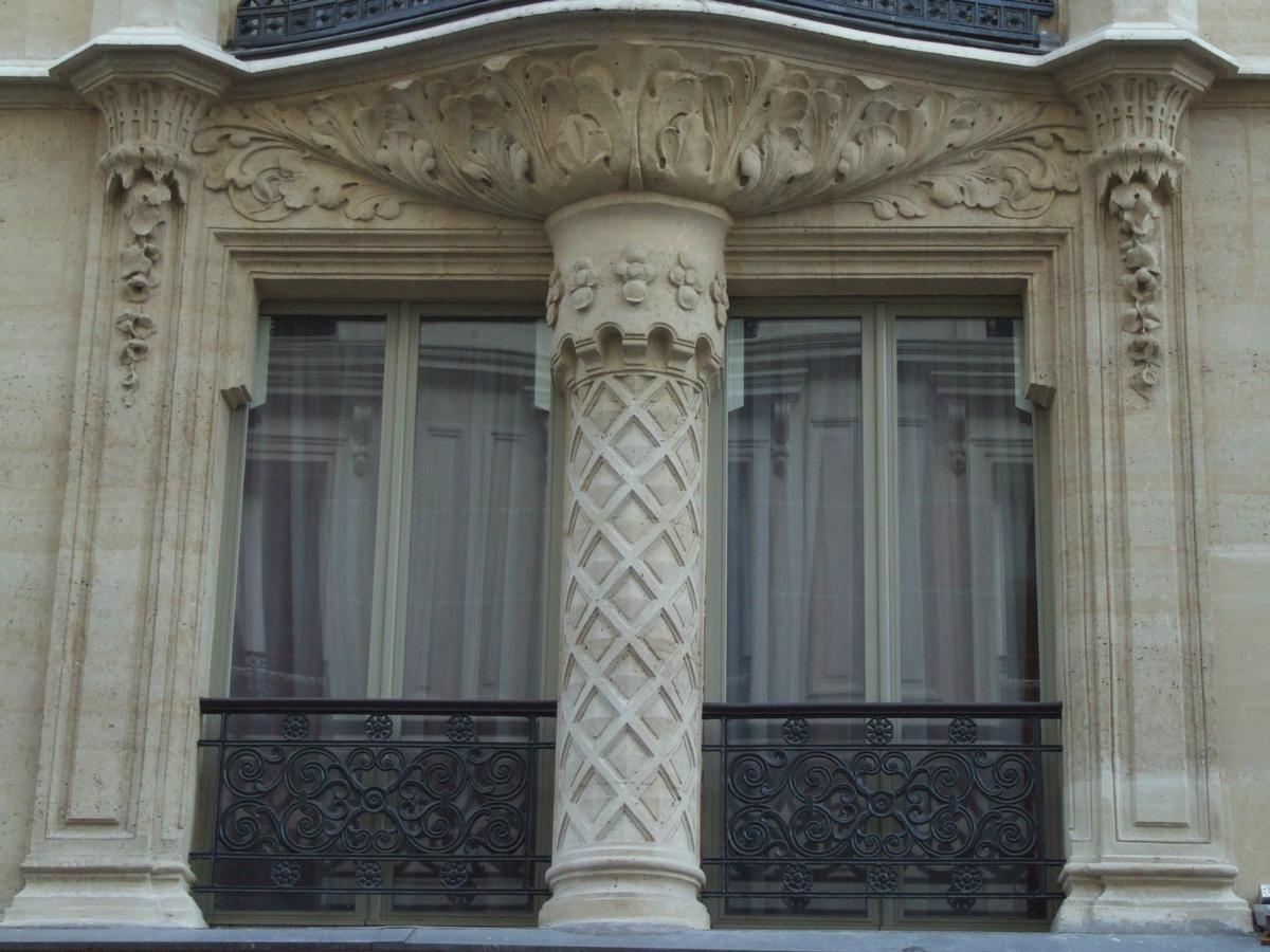 Paris 9ème arrondissement - Immeuble du 25 rue Victor-Massé construit dans les années 1840 Paris 9 ème arrondissement - Immeuble du 25 rue Victor-Massé construit dans les années 1840