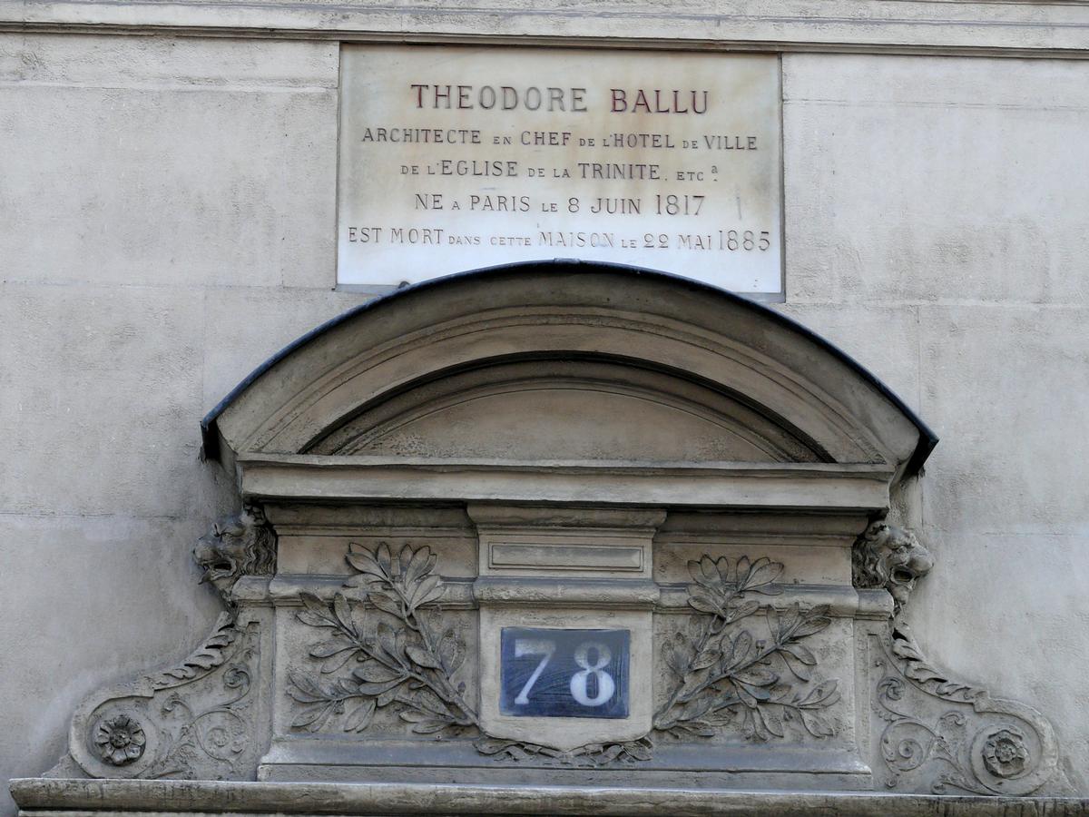 Paris - 9ème arrondissement - Hôtel Ballu - Porte d'entrée et panneau commémoratif Paris - 9 ème arrondissement - Hôtel Ballu - Porte d'entrée et panneau commémoratif