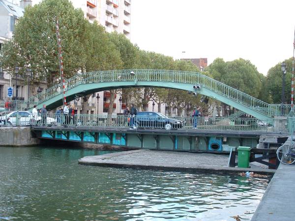 Saint-Martin Canal, Paris Swing bridge at the rue Dieu and Alibert Footbridge
