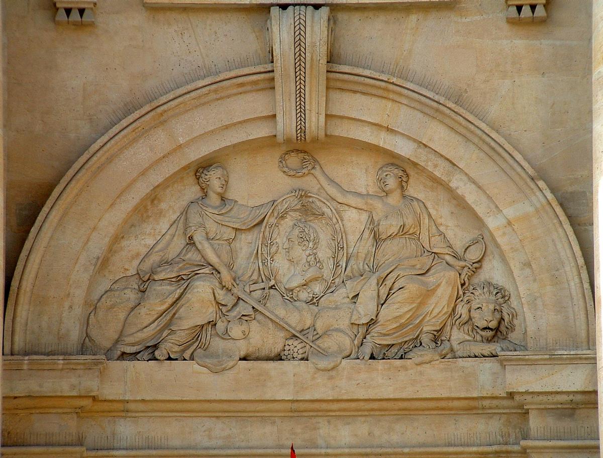 Paris - Faculté de Droit, 5 place du Panthéon - Façade principale construite par Soufflot - Détail de la décoration 