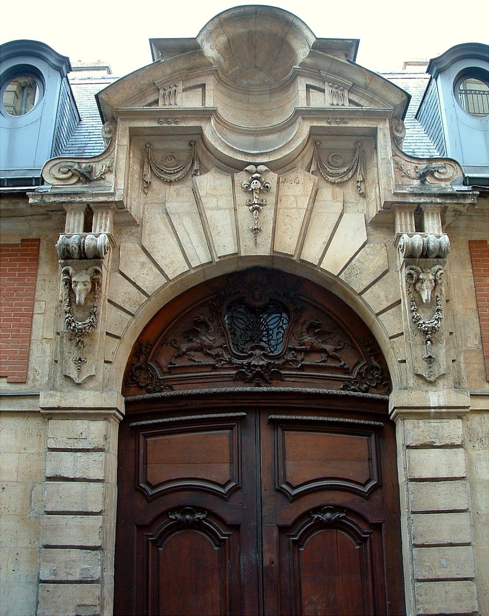 Paris - Hôtel d'Almeiras - Dessus de porte 