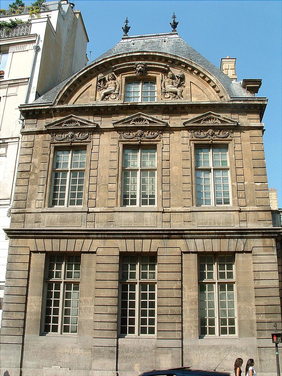 Paris - Hôtel de Sully - Pavillon sur la rue Saint-Antoine 