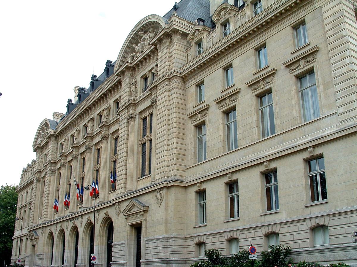 La Sorbonne - Entrée sur la rue des Ecoles 