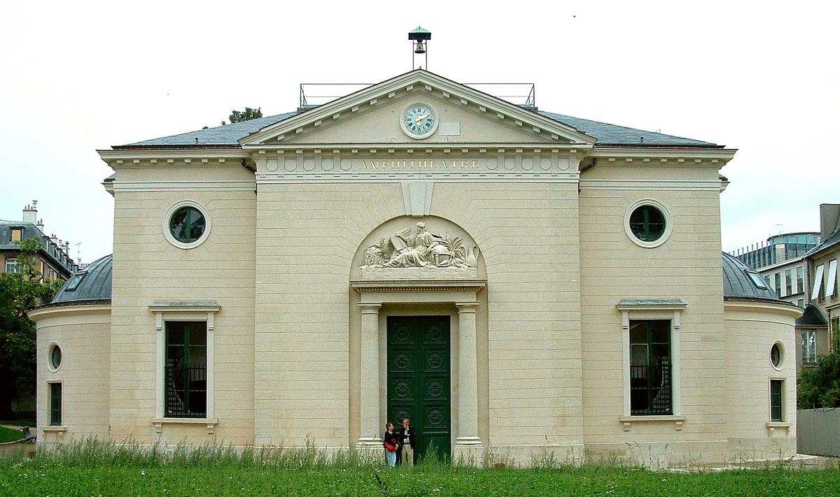 Paris - Museum National d'Histoire Naturelle - Jardin des plantes - Grand amphithéâtre par Edme Verniquet (1787-1788) et Molinos (1794) 