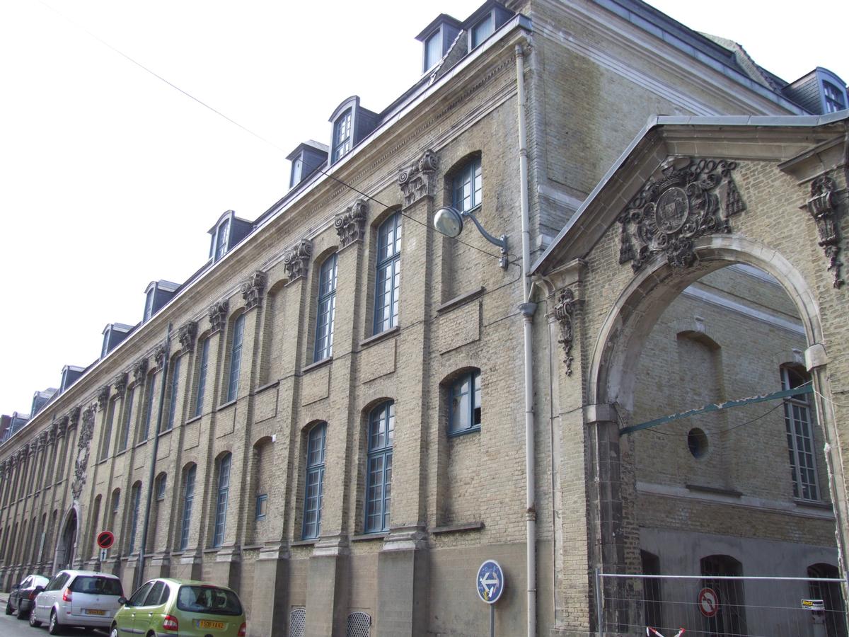 Saint-Omer - Ancien hôpital général - Aile sur rue 