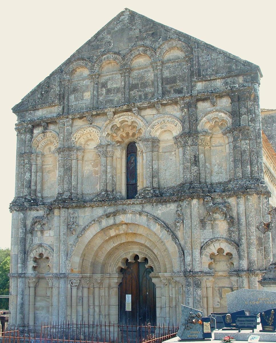Kirche Saint-Pierre, Petit-Palais-et-Cornemps 