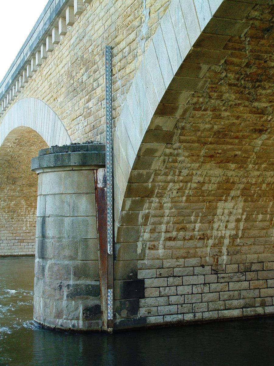 Pont de Port-Boulet entre Avoine et Bourgueil - Une pile - Arrière-bec 