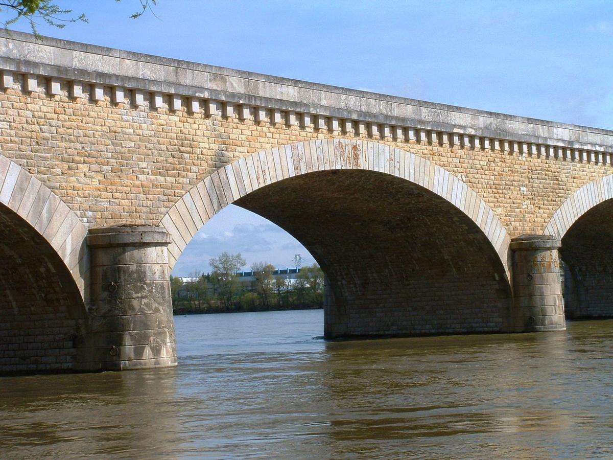 Pont de Port-Boulet entre Avoine et Bourgueil - Une travée 