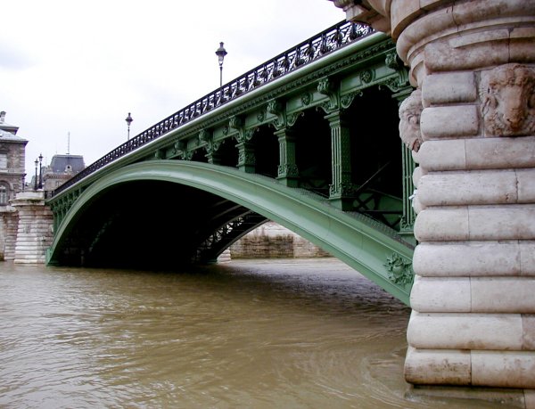 Pont Notre-Dame à Paris 