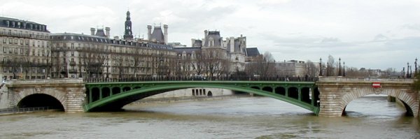 Pont Notre-Dame à Paris 