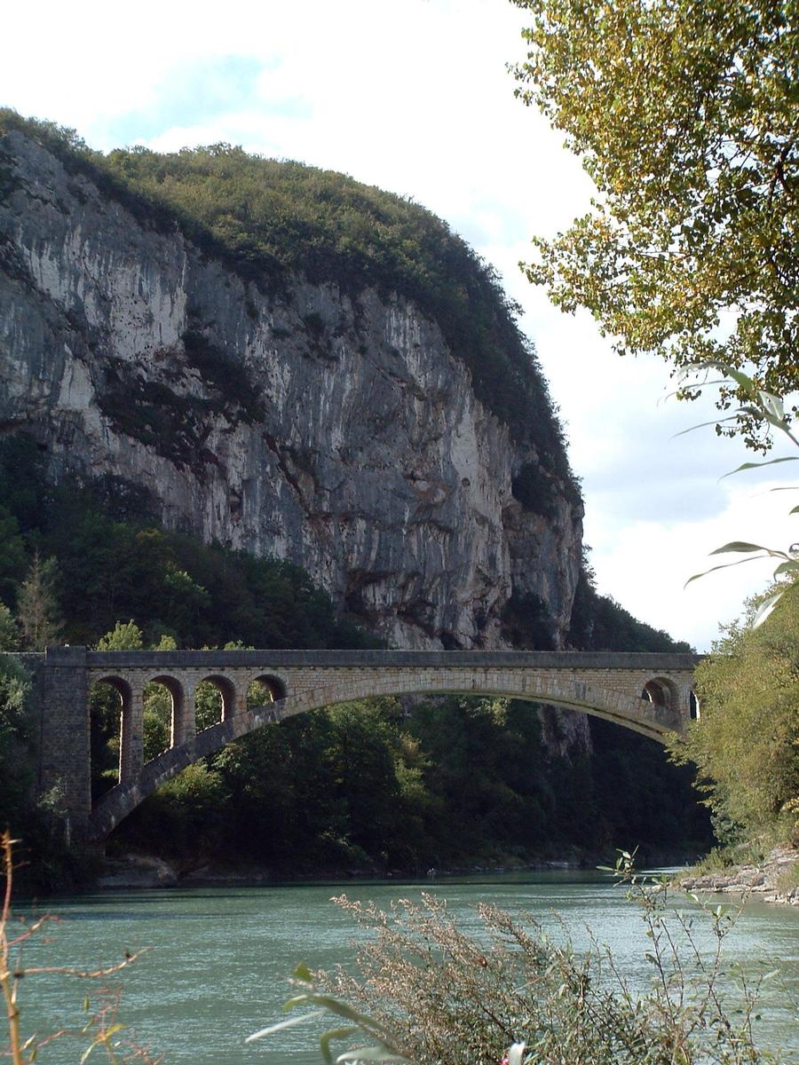 Pont de La Balme sur le Rhône - Le pont dans le défilé de Pierre-Châtel 