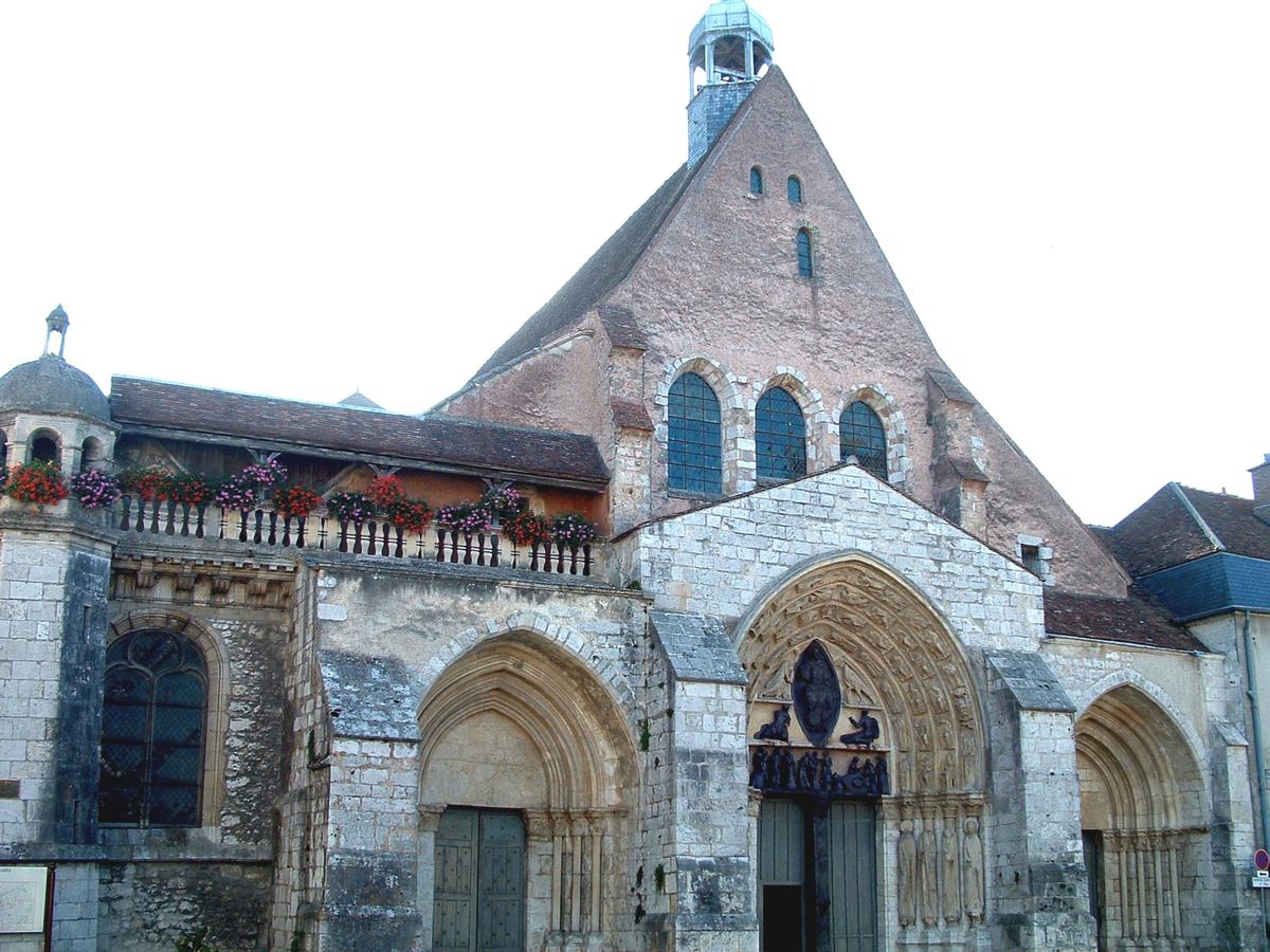 Provins - Eglise Saint-Ayoul - Façade occidentale 