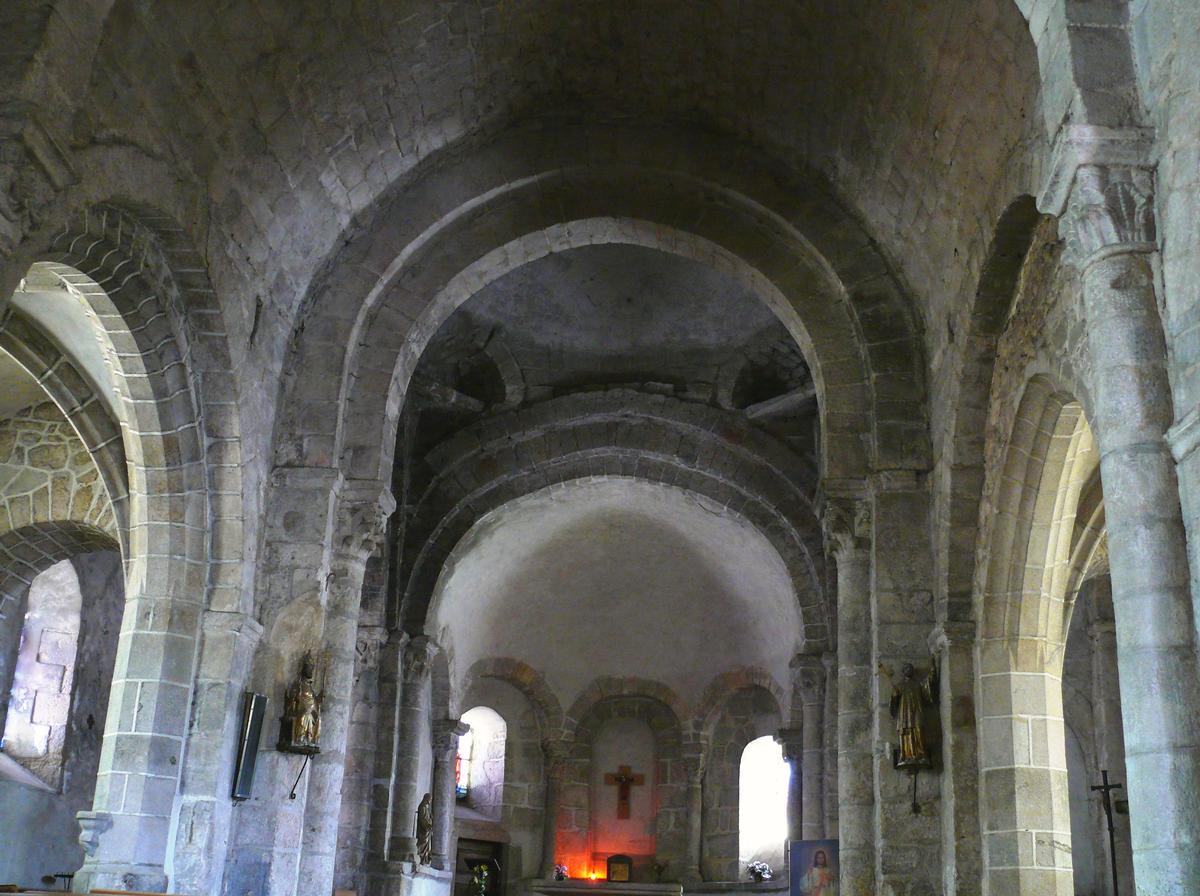Dore-l'Eglise - Eglise Saint-Blaise - Nef 
