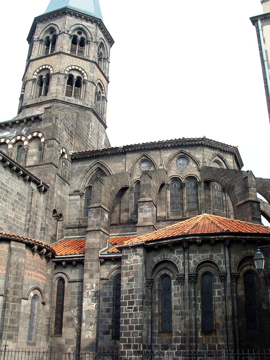Riom - Basilique Saint-Amable - Chevet et clocher de la croisée du transept 