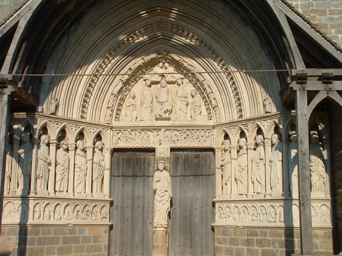 Rampillon - Eglise saint-Eliphe - Façade occidentale - Ensemble du portail 