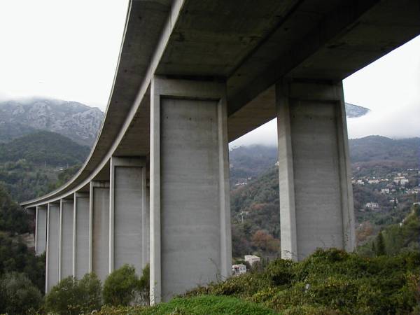 Autoroute A8: Viaduc du Rank 