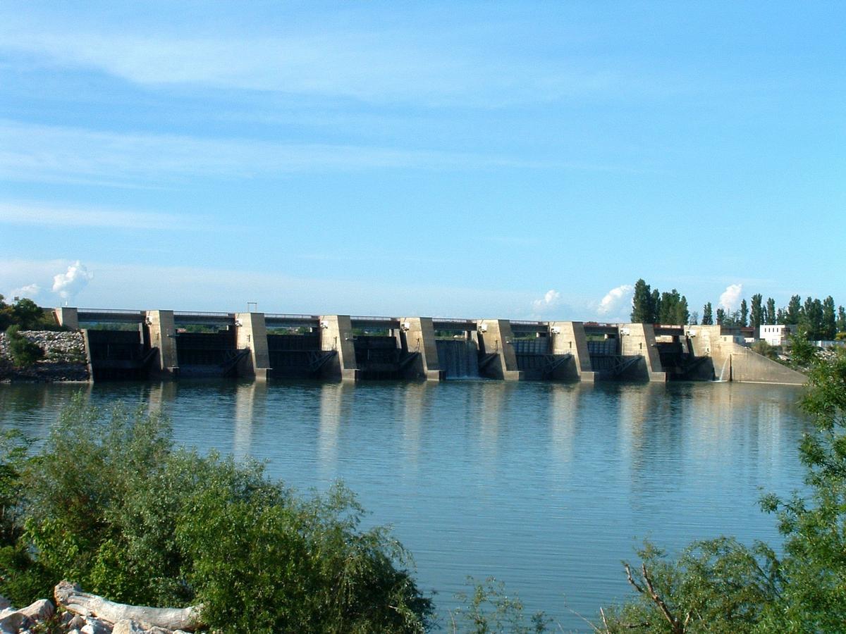 Vallabrègues Dam 