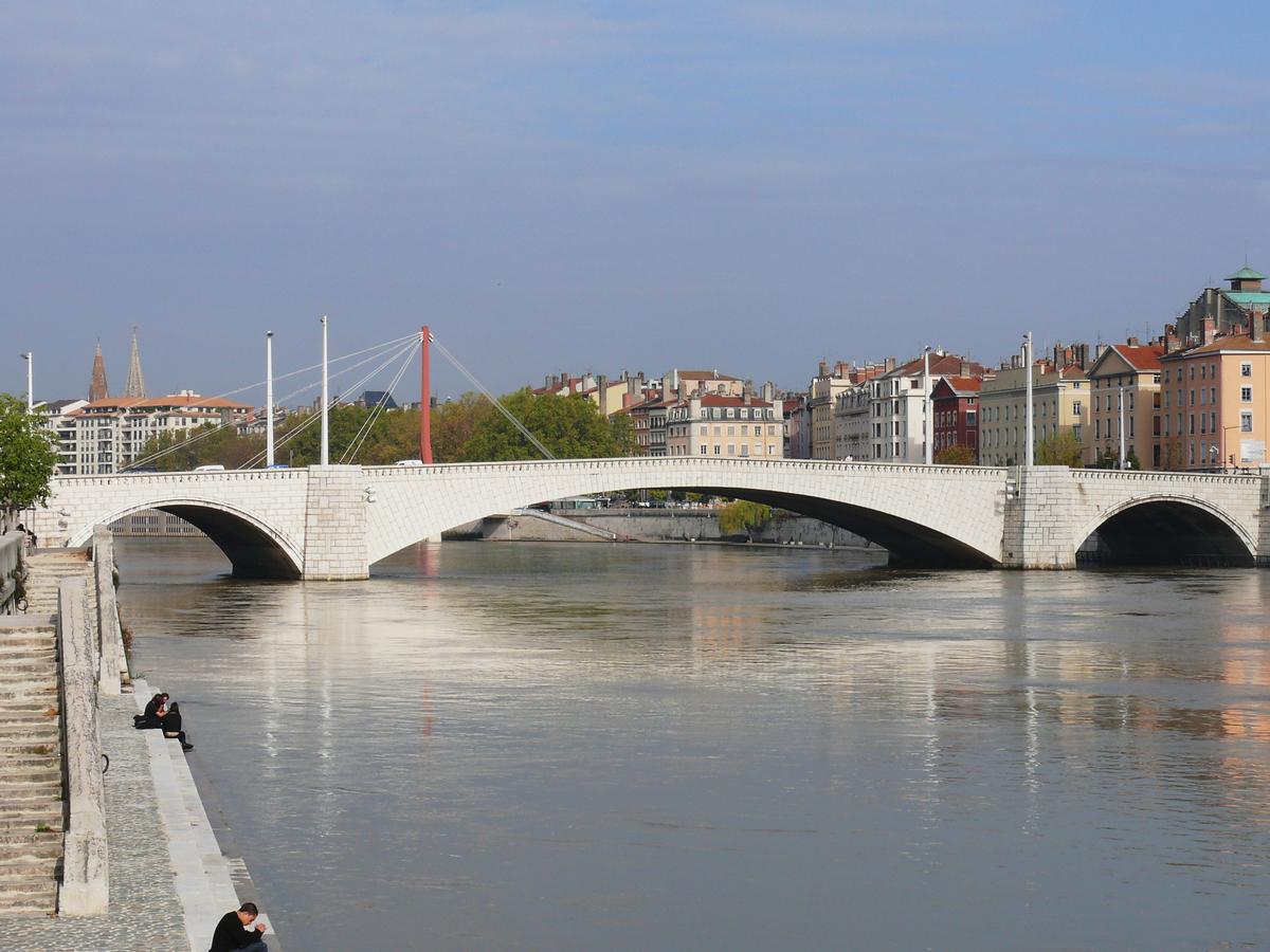 Lyon - Pont Bonaparte vu de l'aval 
