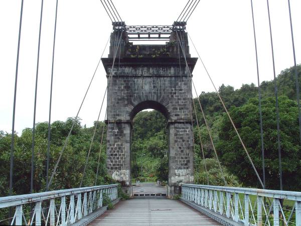 Pont Suspendu De La Riviere De L Est Sainte Rose 14 Structurae