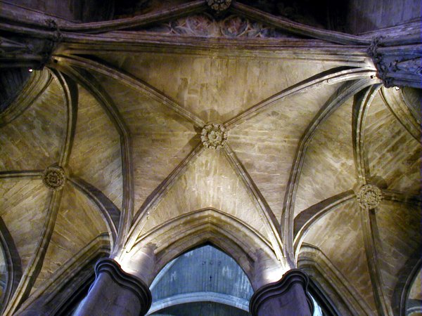 Cathédrale Notre-Dame de Rodez.Voûte du déambulatoire 