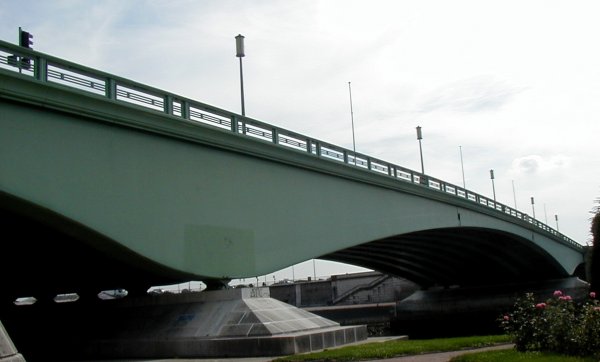 Pont Corneille sur le bras gauche de la Seine à Rouen 