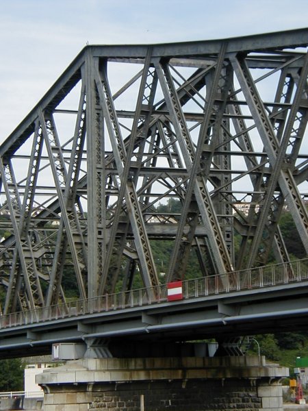 Pont ferroviaire d'Eauplet sur la Seine à Rouen.Tablier métallique 
