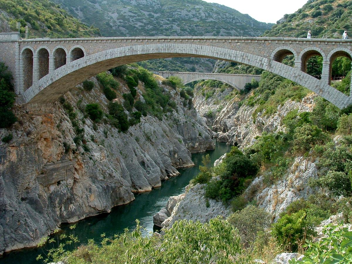 Saint-Jean-de-Fos - Pont routier remplaçant le Pont du Diable et le pont-aqueduc au-dessus des gorges de l'Hérault 