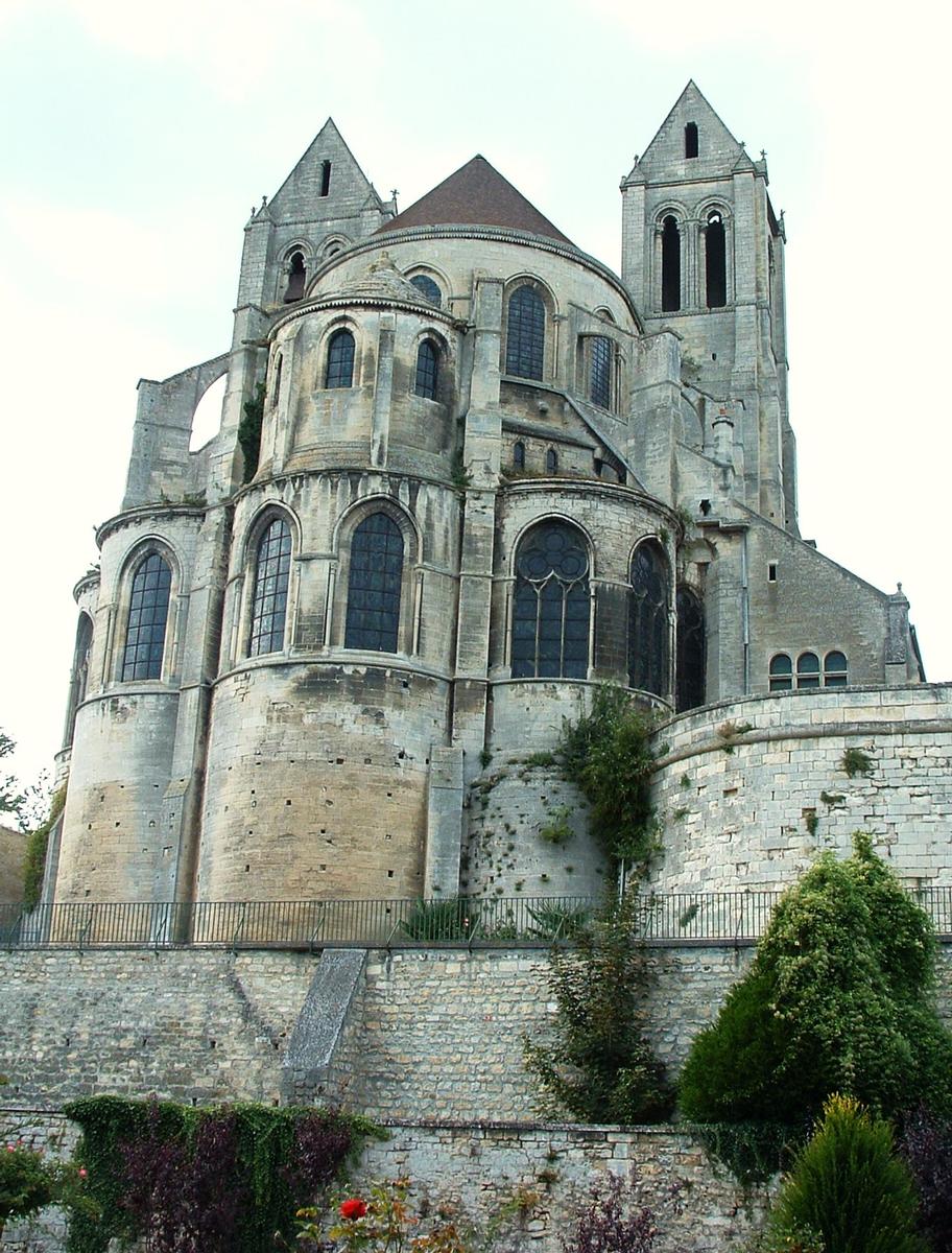 Saint-Leu-d'Esserent - Ancienne abbatiale Saint-Leu - Chevet dominant la vallée de l'Oise 