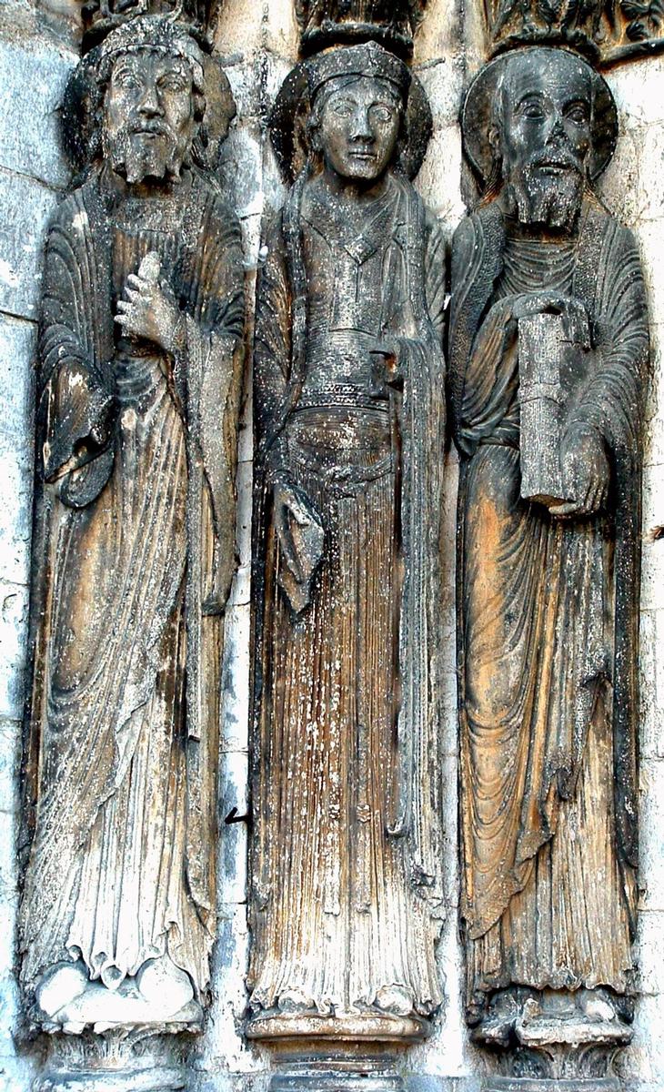 Saint-Loup-de-Naud - Prieuré - Portail - Statues-colonnes de l'ébrasement de gauche - Saint Paul et personnages de l'Ancien Testament 