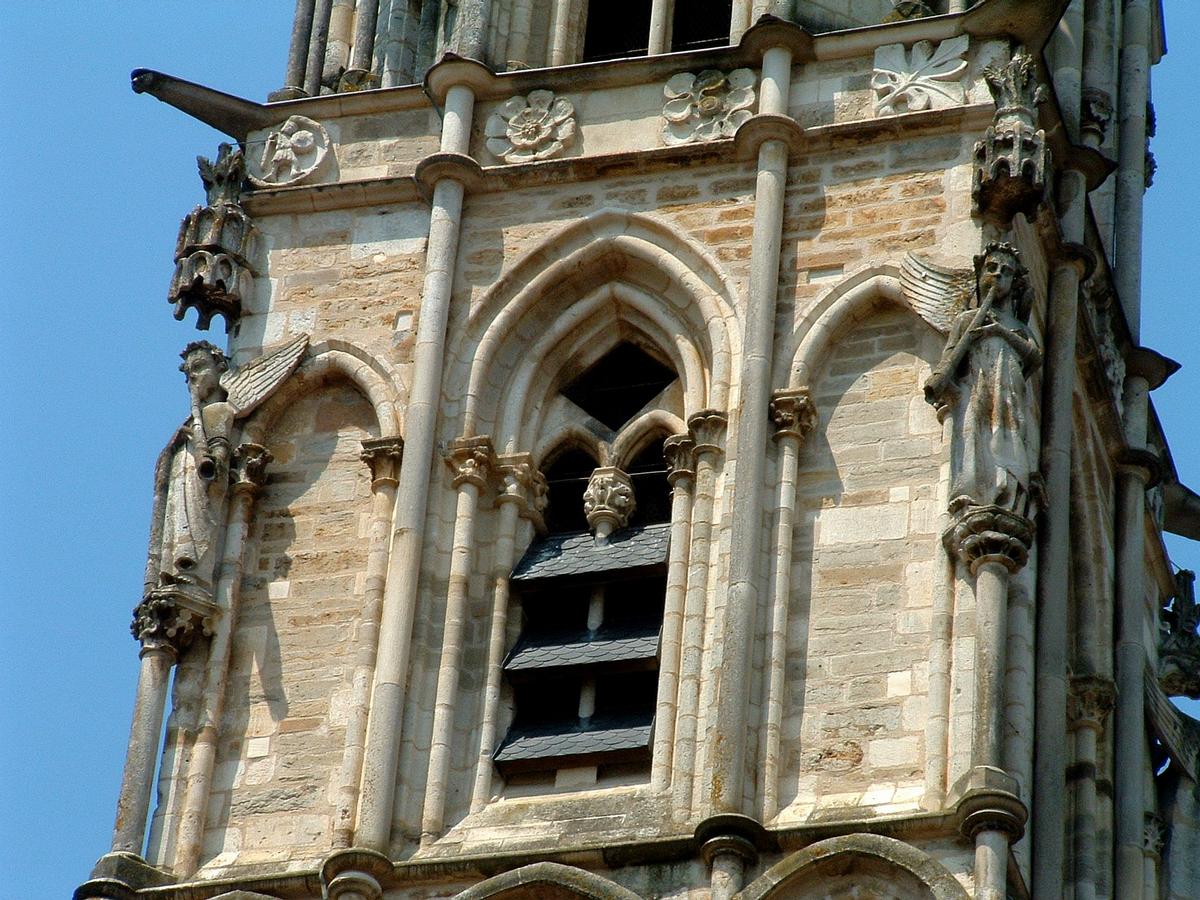 Kirche Notre-Dame, Saint-Père 