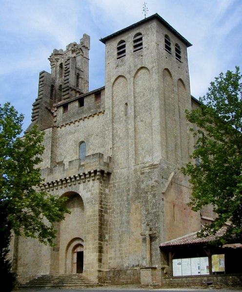 Abbaye de Saint-Avit-Sénieur.Façade occidentale de l'église 