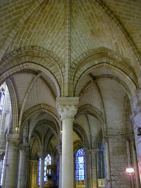 Abbaye de Saint-Denis. Déambulatoire 