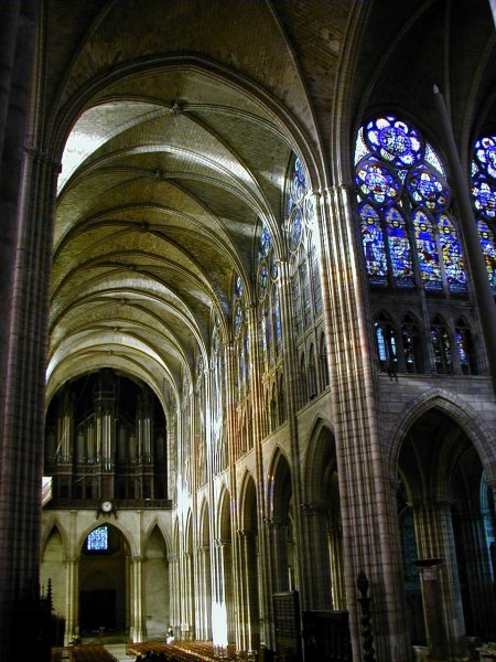 Abbaye de Saint-Denis. Nef et transept nord 