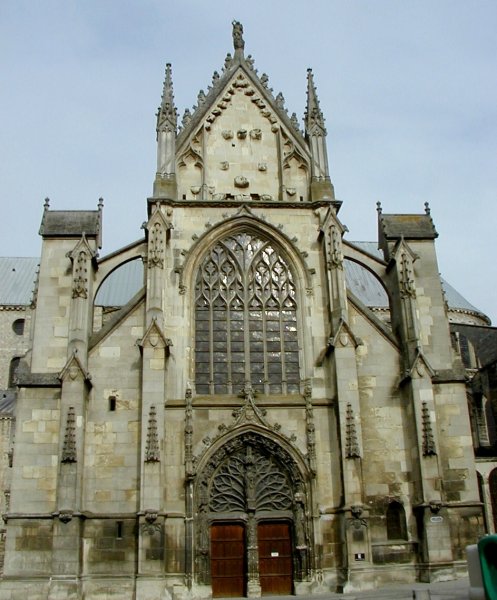 Abbatiale Saint-Rémi.Portail flomboyant du transept sud 