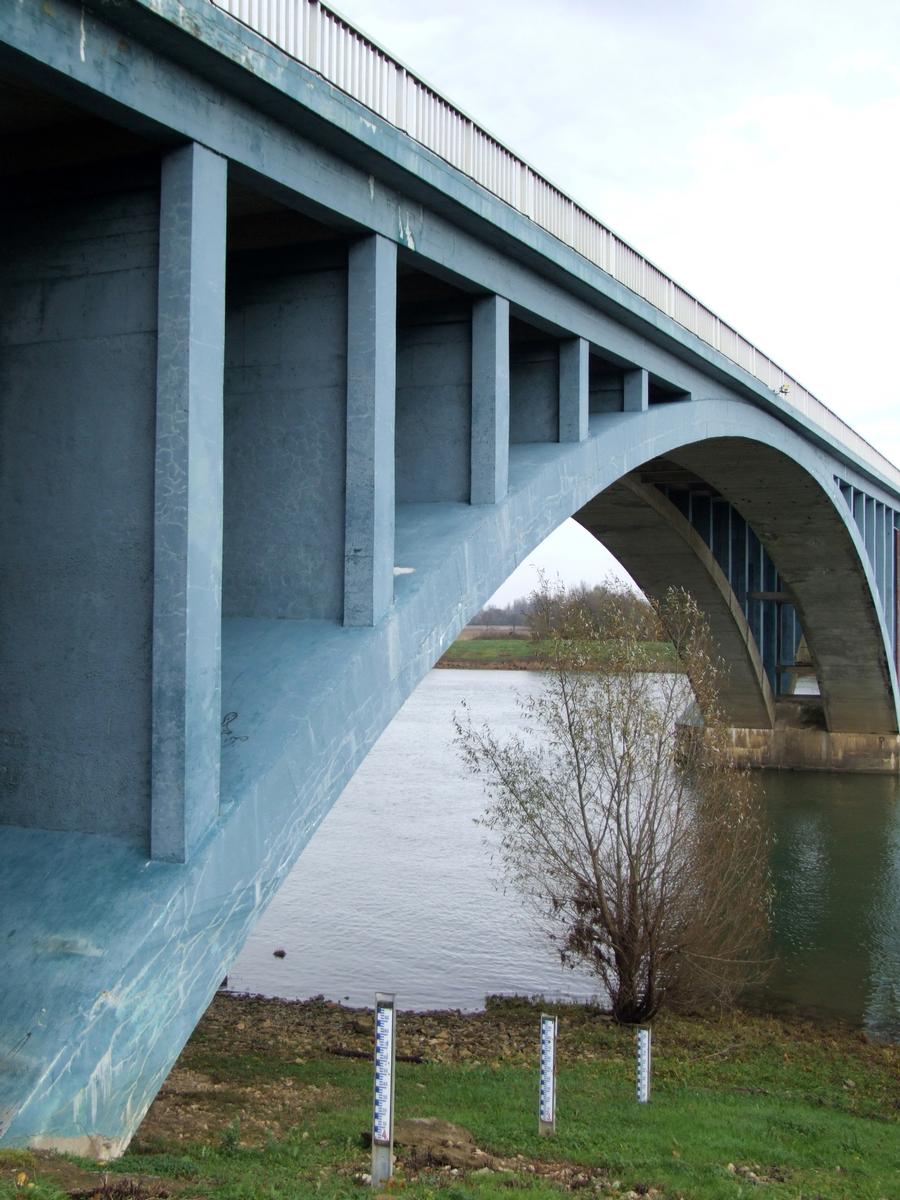 Saone river bridge between Tournus and Lacrost 