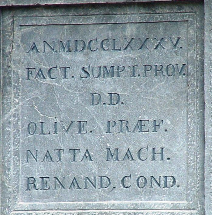 Fiche média no. 47787 Moûtiers - Pont Saint-Pierre (Vieux-Pont) - Plaque commémorative de la construction (1785) donnant le nom de l'intendant, de l'architecte et de l'entrepreneur
