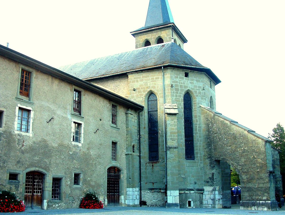 Le-Bourget-du-Lac - Eglise Saint-Laurent - Le chevet de l'église à côté du prieuré 