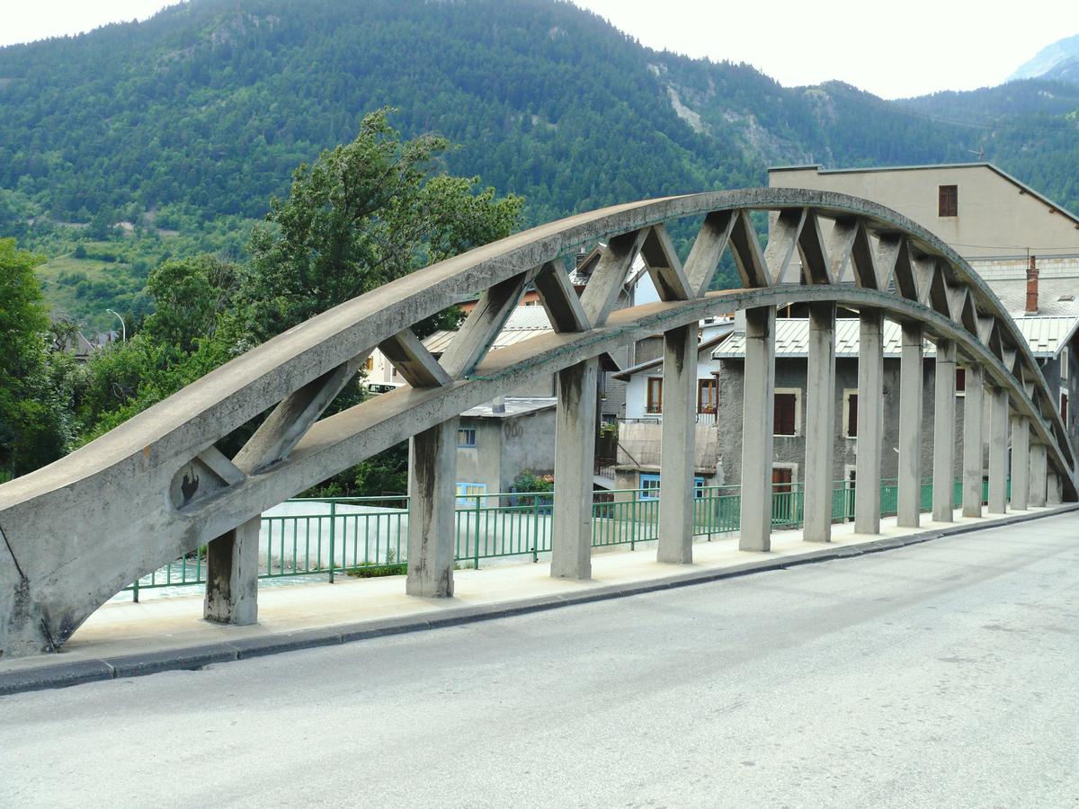 Modane - Pont de Loutraz, à côté de la Rizière des Alpes (Centre d'exposition Lyon-Turin-ferroviaire) 