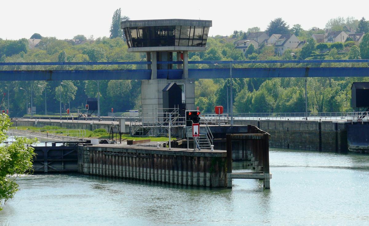 Champagne-sur-Seine Dam and Lock 