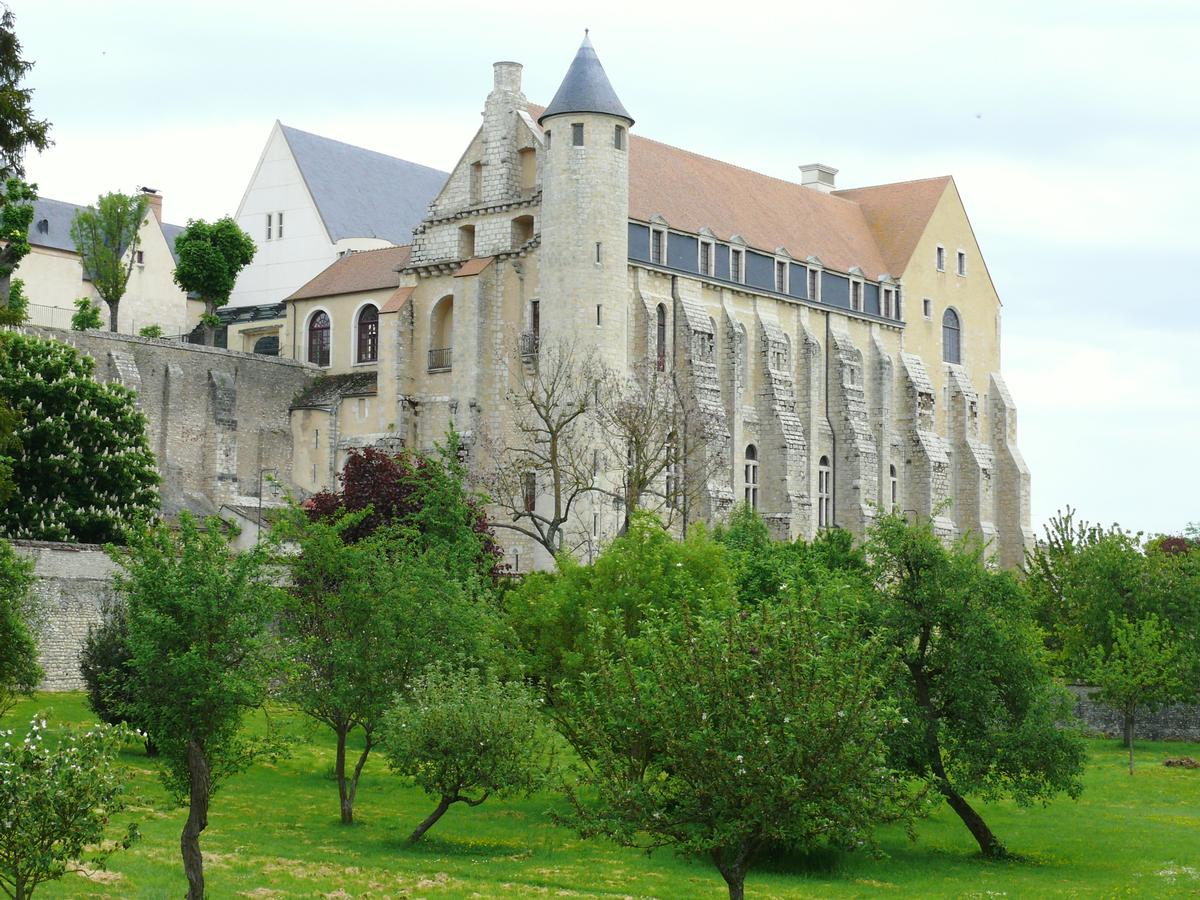 Château-Landon - Maison de retraite Saint-Séverin (ancienne abbaye royale Saint-Séverin) 