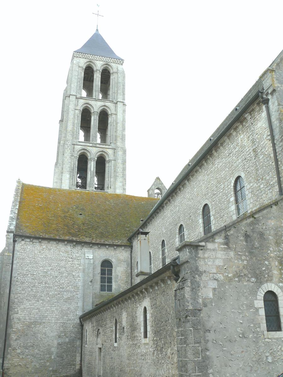 Château-Landon - Église Notre-Dame-de-l'Assomption - Murs nord de la nef et la tour 