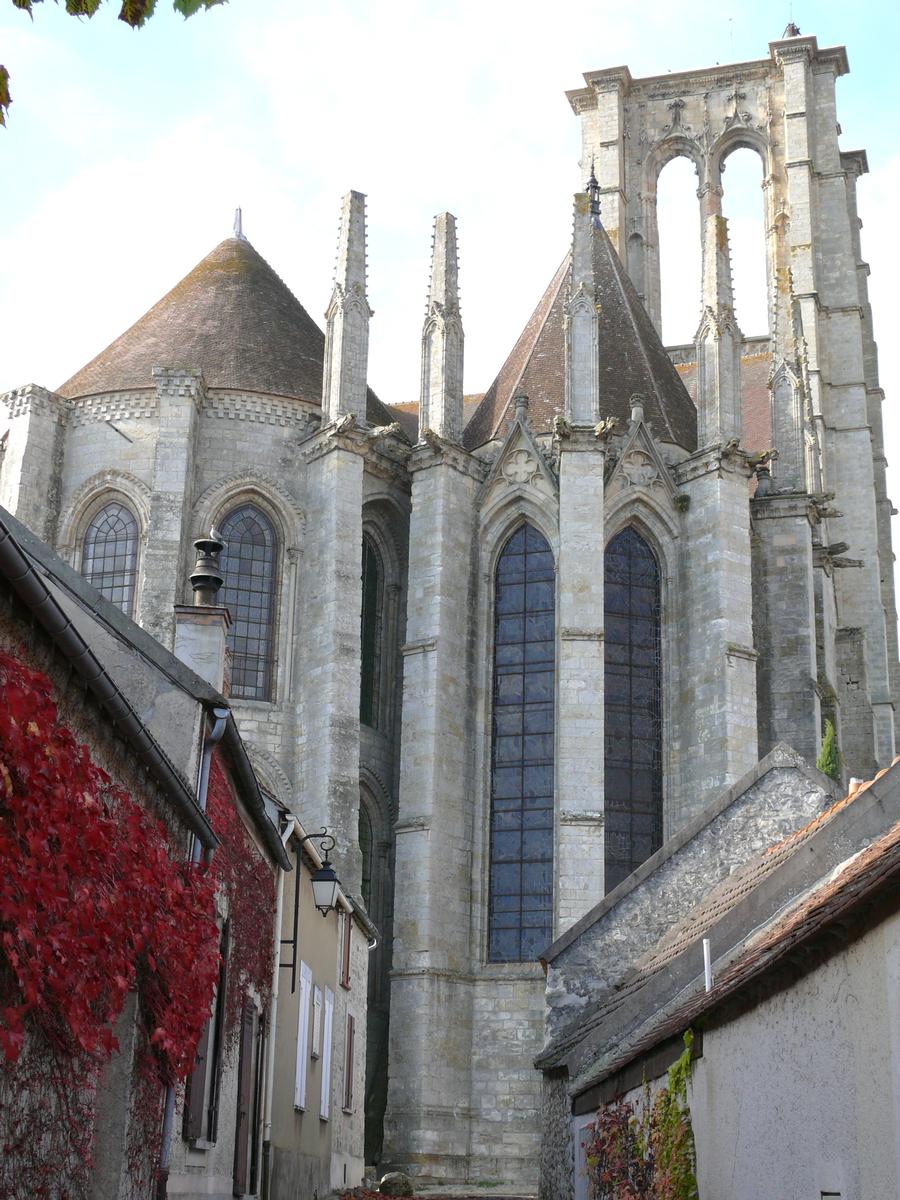 Larchant - Eglise Saint-Mathurin - Abside, chapelle de la Vierge et tour 