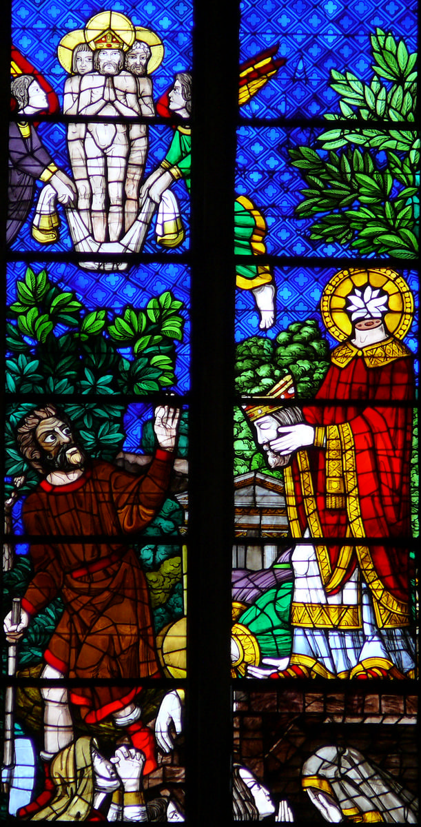 Saint-Denis - Basilique de Saint-Denis - Vitraux hauts du choeur: martyr de saint Denis 