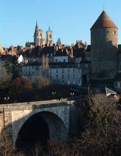Semur-en-Auxois - Pont Joly, donjon, église Notre-Dame 